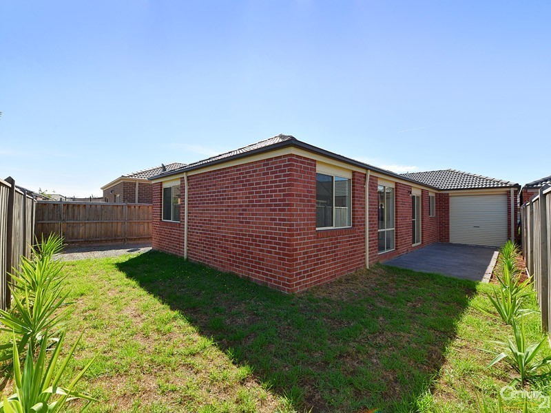 51 Banfield Place, Lyndhurst VIC 3975
