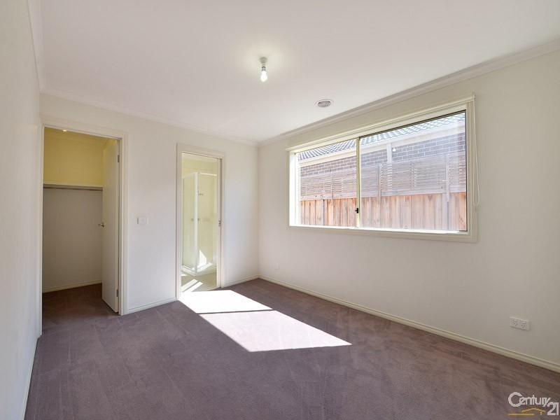 51 Banfield Place, Lyndhurst VIC 3975