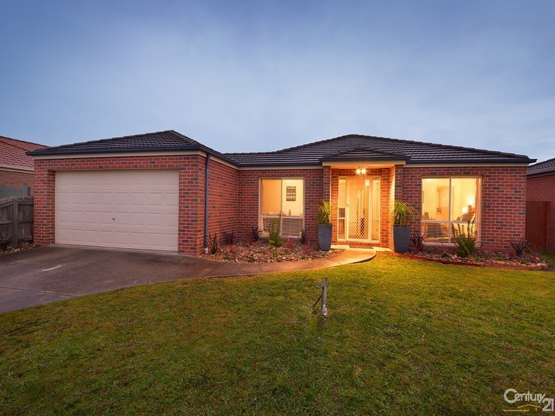 7 Glenn Erin Way, Berwick VIC 3806