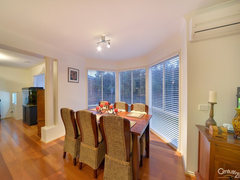 7 Glenn Erin Way, Berwick VIC 3806