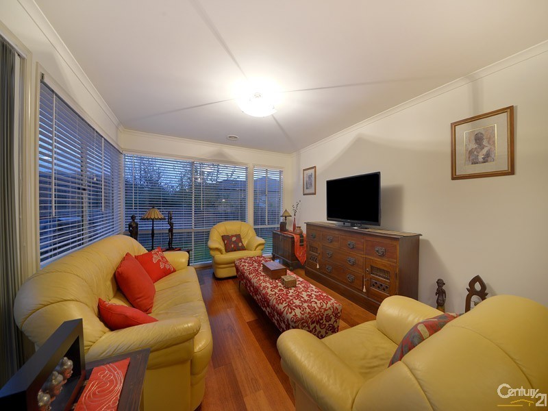 7 Glenn Erin Way, Berwick VIC 3806