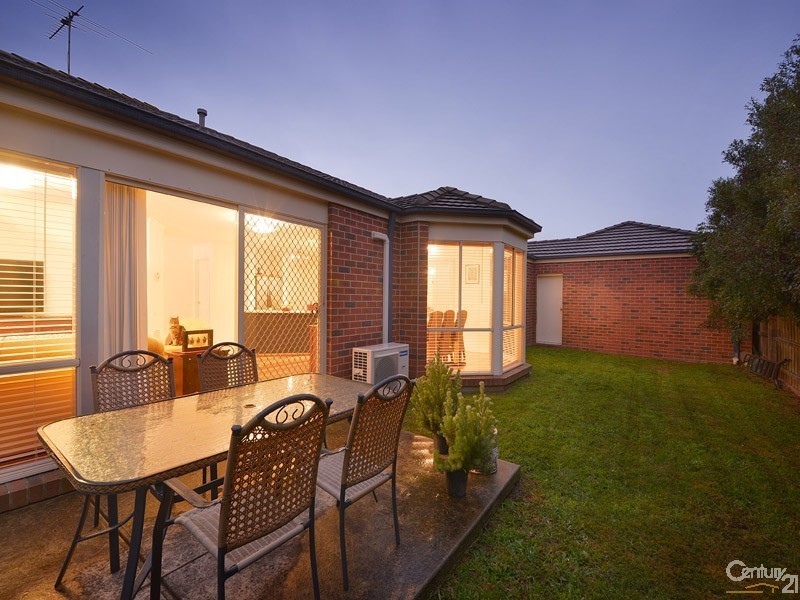 7 Glenn Erin Way, Berwick VIC 3806