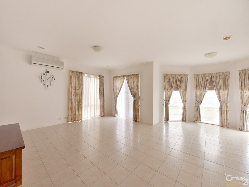 8 Brookville Court, Narre Warren South VIC 3805