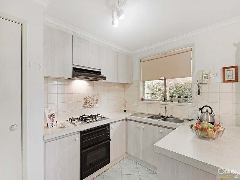 2/11 Josephine Avenue, Narre Warren VIC 3805