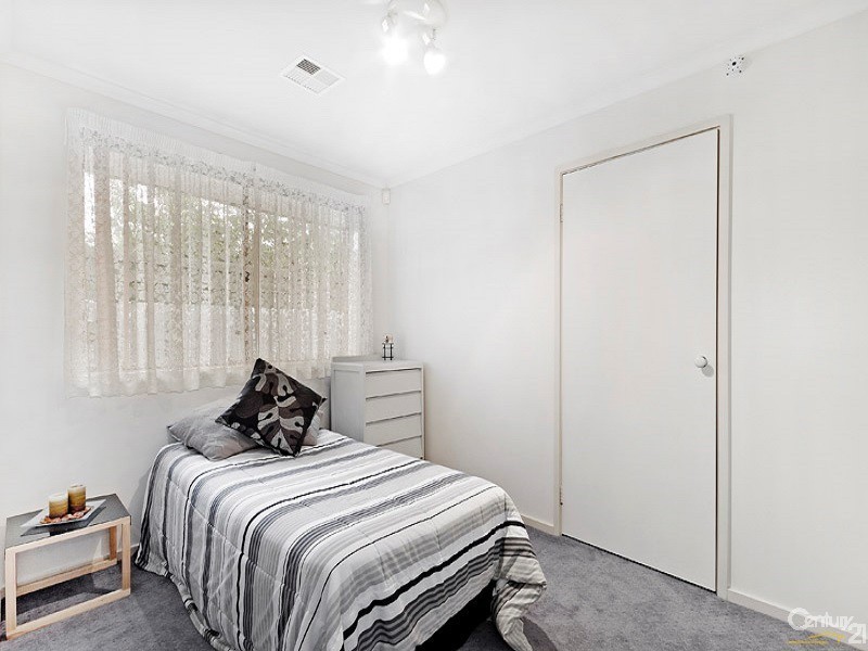 2/11 Josephine Avenue, Narre Warren VIC 3805