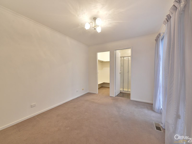 63 Avebury Drive, Berwick VIC 3806