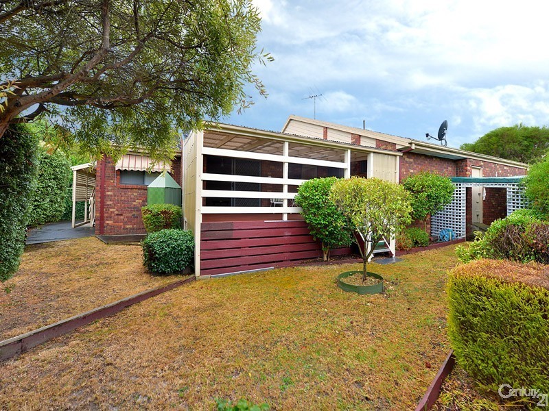 63 Avebury Drive, Berwick VIC 3806