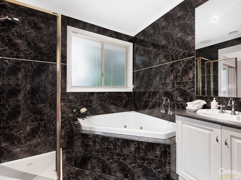 114 Reema Boulevard, Endeavour Hills VIC 3802