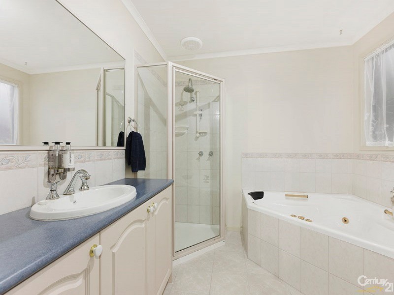 18 Highcliff Court, Narre Warren South VIC 3805