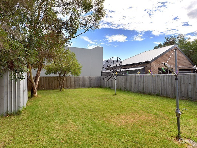 8B Shrives Road, Narre Warren VIC 3805