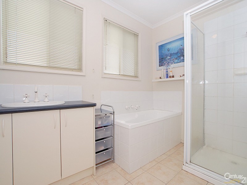 17/12 Grant Close, Berwick VIC 3806