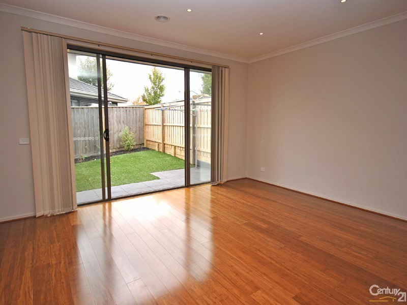 2/63 Soldiers Road, Berwick VIC 3806