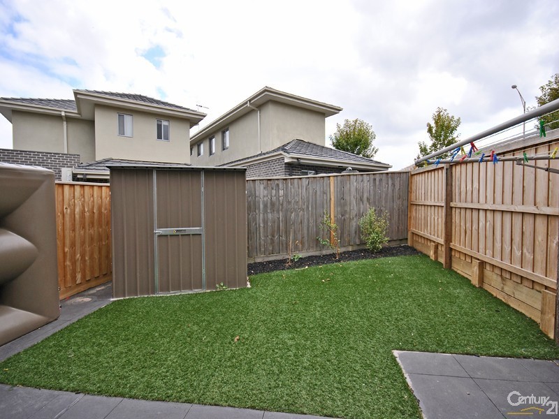 2/63 Soldiers Road, Berwick VIC 3806