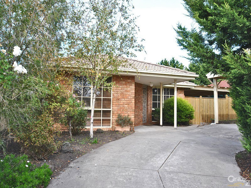 2 Meadow Place, Narre Warren South VIC 3805