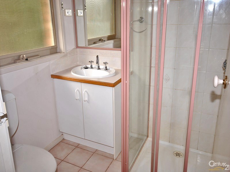 2 Meadow Place, Narre Warren South VIC 3805