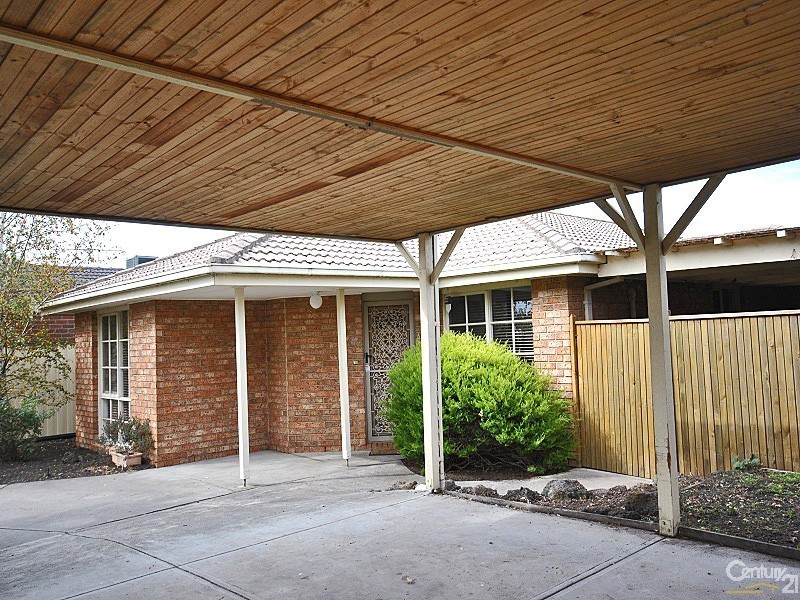 2 Meadow Place, Narre Warren South VIC 3805