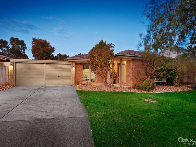 4 Emma Court, Berwick VIC 3806