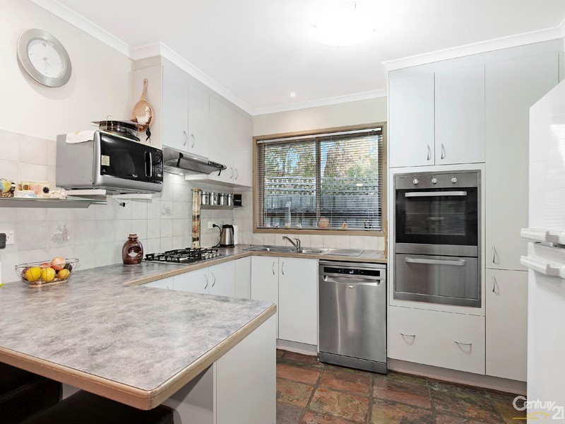 4 Emma Court, Berwick VIC 3806