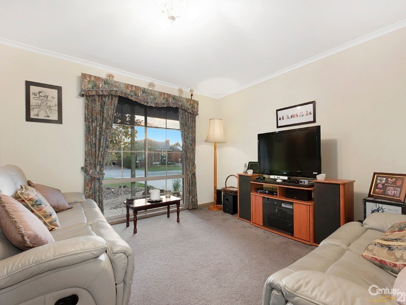 4 Emma Court, Berwick VIC 3806