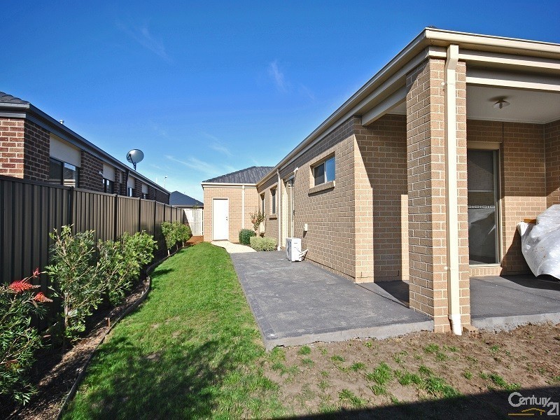 13 Appaloosa Drive, Clyde North VIC 3978