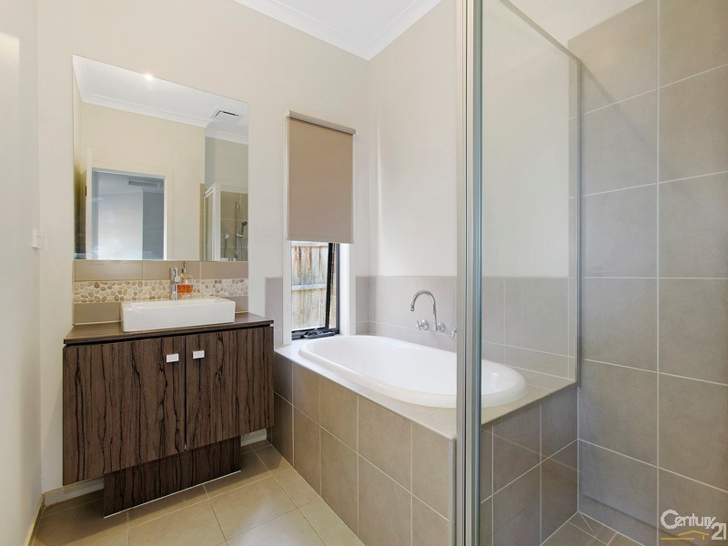 23 Winneke Way, Pakenham VIC 3810