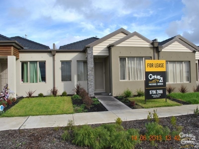 4 Elderberry Alley, Cranbourne North VIC 3977