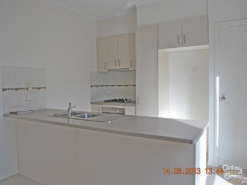 4 Elderberry Alley, Cranbourne North VIC 3977