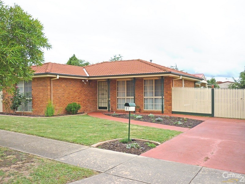 81 Bellevue Drive, Berwick VIC 3806