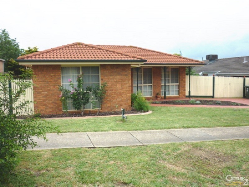 81 Bellevue Drive, Berwick VIC 3806