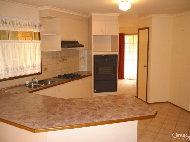 81 Bellevue Drive, Berwick VIC 3806