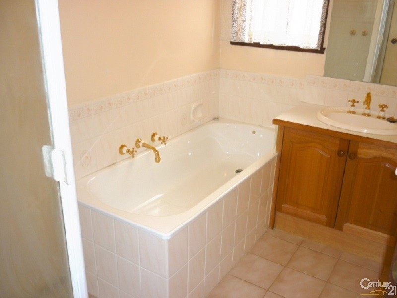 81 Bellevue Drive, Berwick VIC 3806