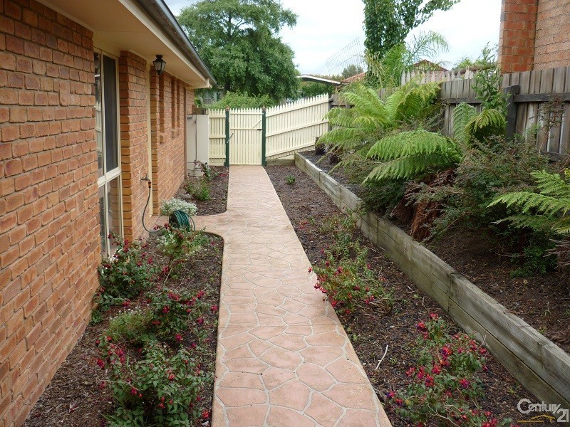 81 Bellevue Drive, Berwick VIC 3806