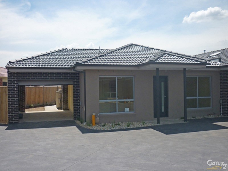 2/7 Roseville Court, Berwick VIC 3806