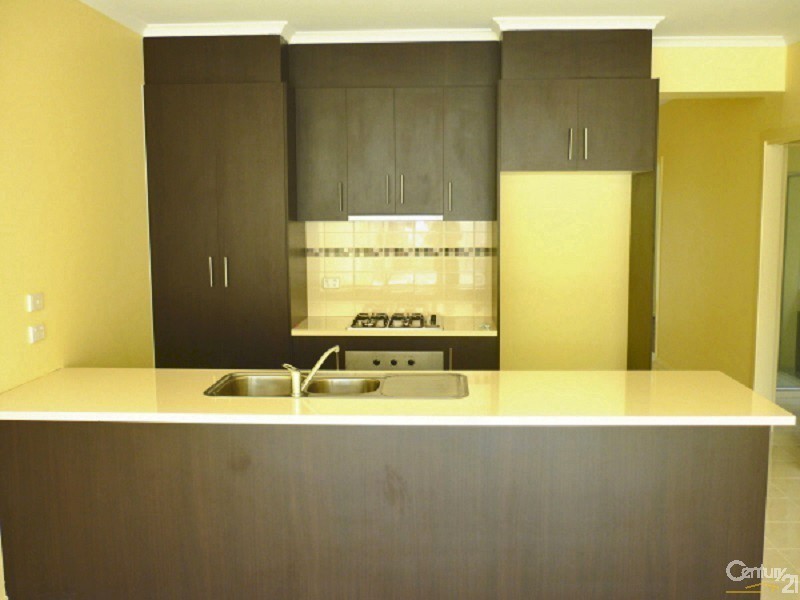 2/7 Roseville Court, Berwick VIC 3806