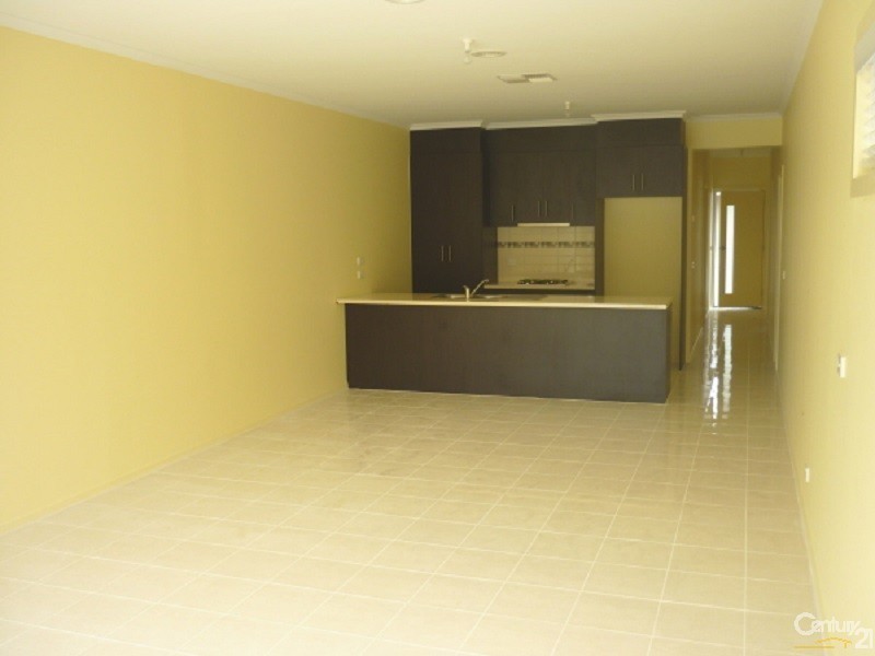 2/7 Roseville Court, Berwick VIC 3806