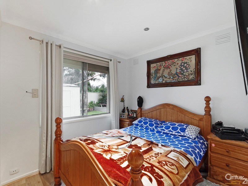 13 Fountain Drive, Narre Warren VIC 3805