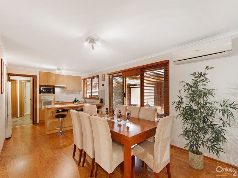 1 Sunnyside Drive, Berwick VIC 3806