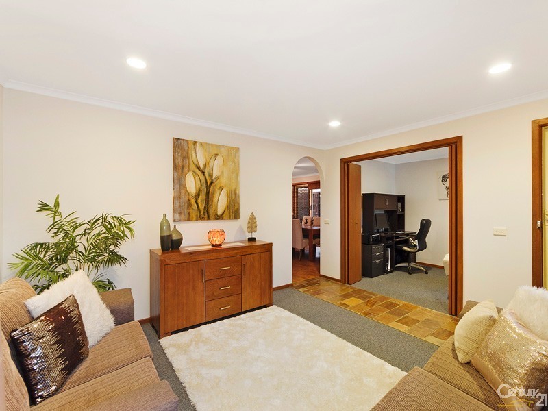 1 Sunnyside Drive, Berwick VIC 3806