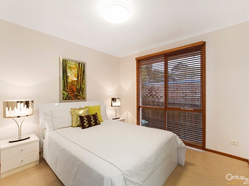 1 Sunnyside Drive, Berwick VIC 3806
