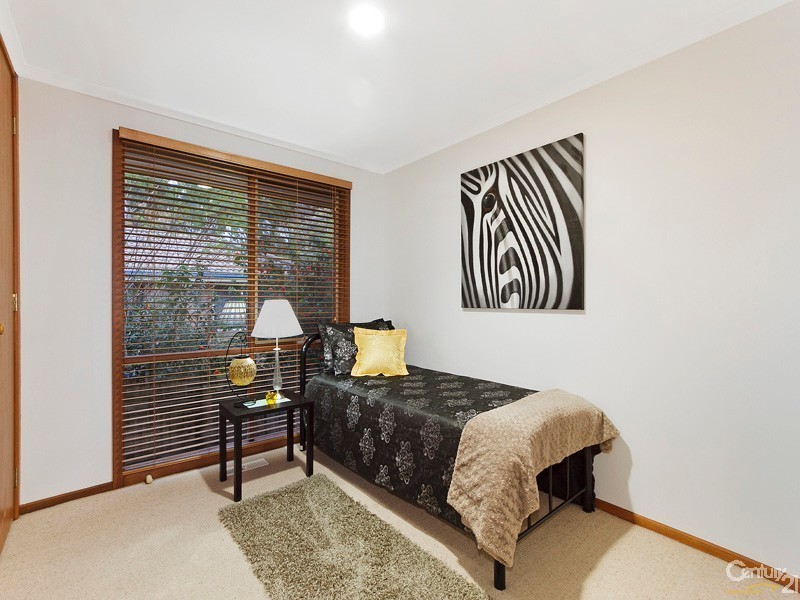 1 Sunnyside Drive, Berwick VIC 3806