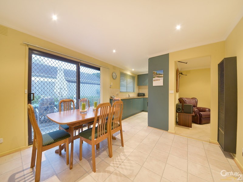 23 St Boswells Avenue, Berwick VIC 3806