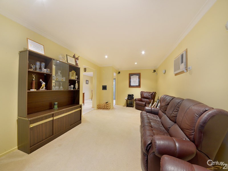 23 St Boswells Avenue, Berwick VIC 3806