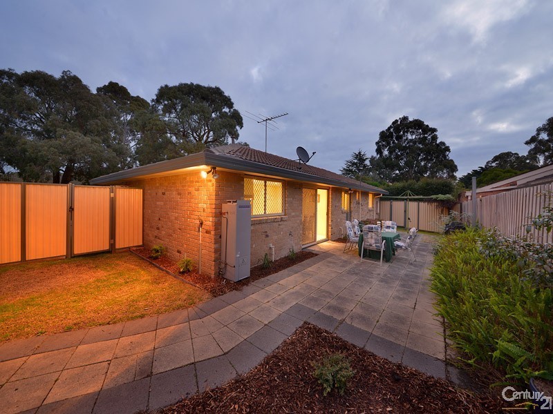 23 St Boswells Avenue, Berwick VIC 3806