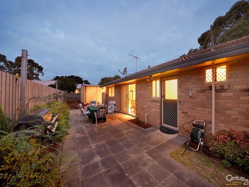 23 St Boswells Avenue, Berwick VIC 3806