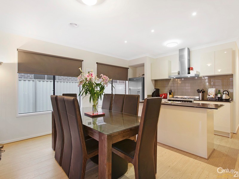 39 Warbler Street, Pakenham VIC 3810