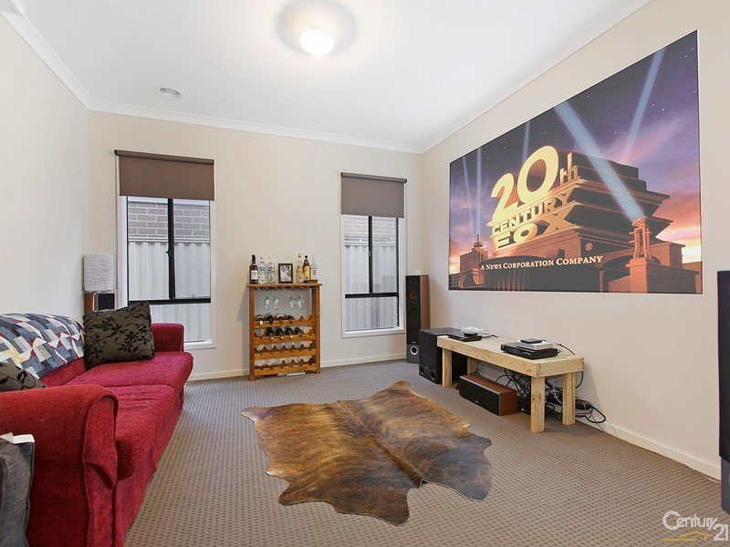 39 Warbler Street, Pakenham VIC 3810