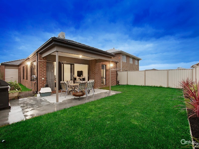 39 Warbler Street, Pakenham VIC 3810