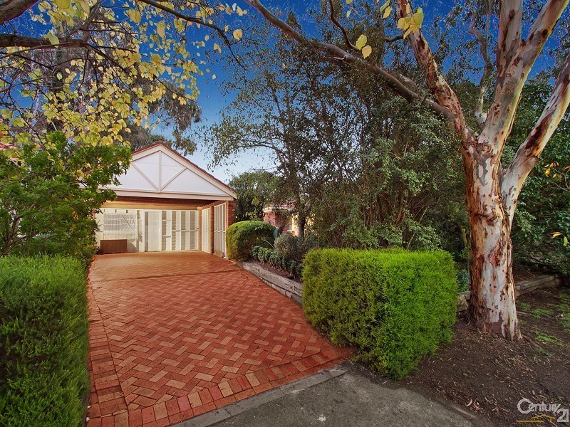 16 Coolabah Grove, Berwick VIC 3806