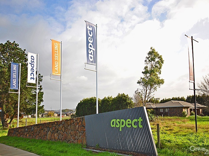 35 Bridge Road, Officer VIC 3809