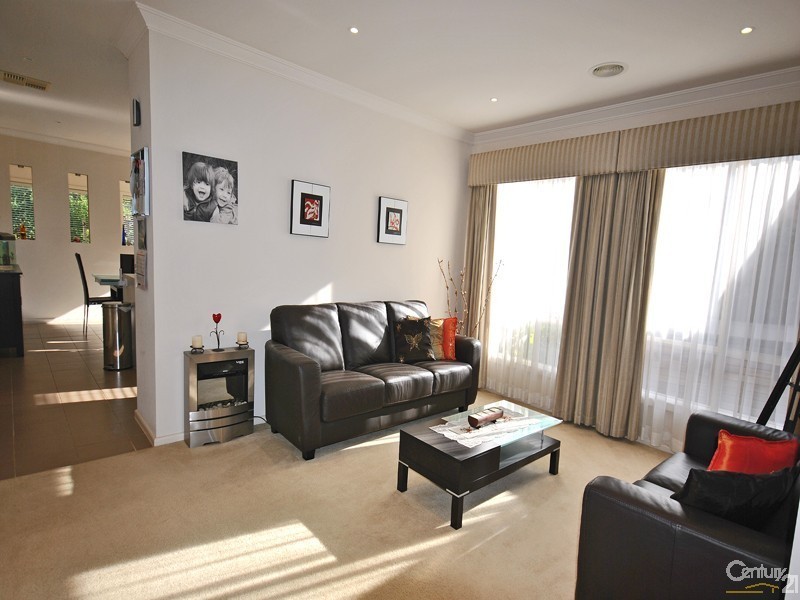 7 Atkinson Drive, Berwick VIC 3806